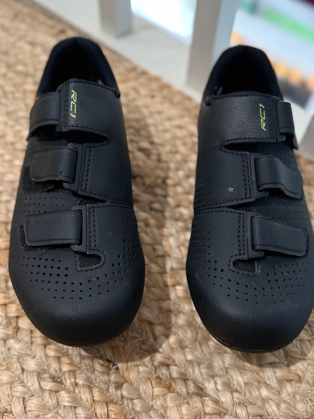 Shimano Women’s Black Cycling Sneakers with Neon Accent